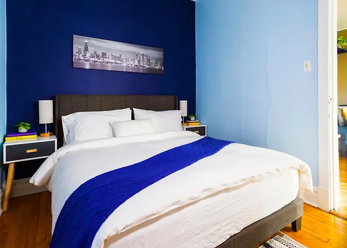 Hermosa House Apartment - Peaceful Quiet 3Br, Free Street Parking, Solar Powered, By Logan Square