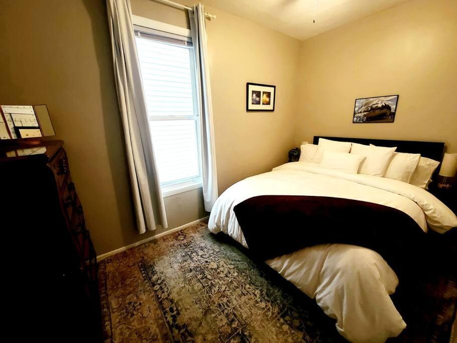 Apartamento Hermosa House Apartment - Peaceful Quiet 3Br, Free Street Parking, Solar Powered, By Logan Square *