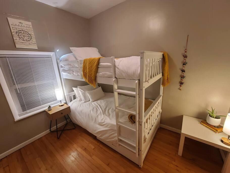 Apartamento Hermosa House Apartment - Peaceful Quiet 3Br, Free Street Parking, Solar Powered, By Logan Square Chicago