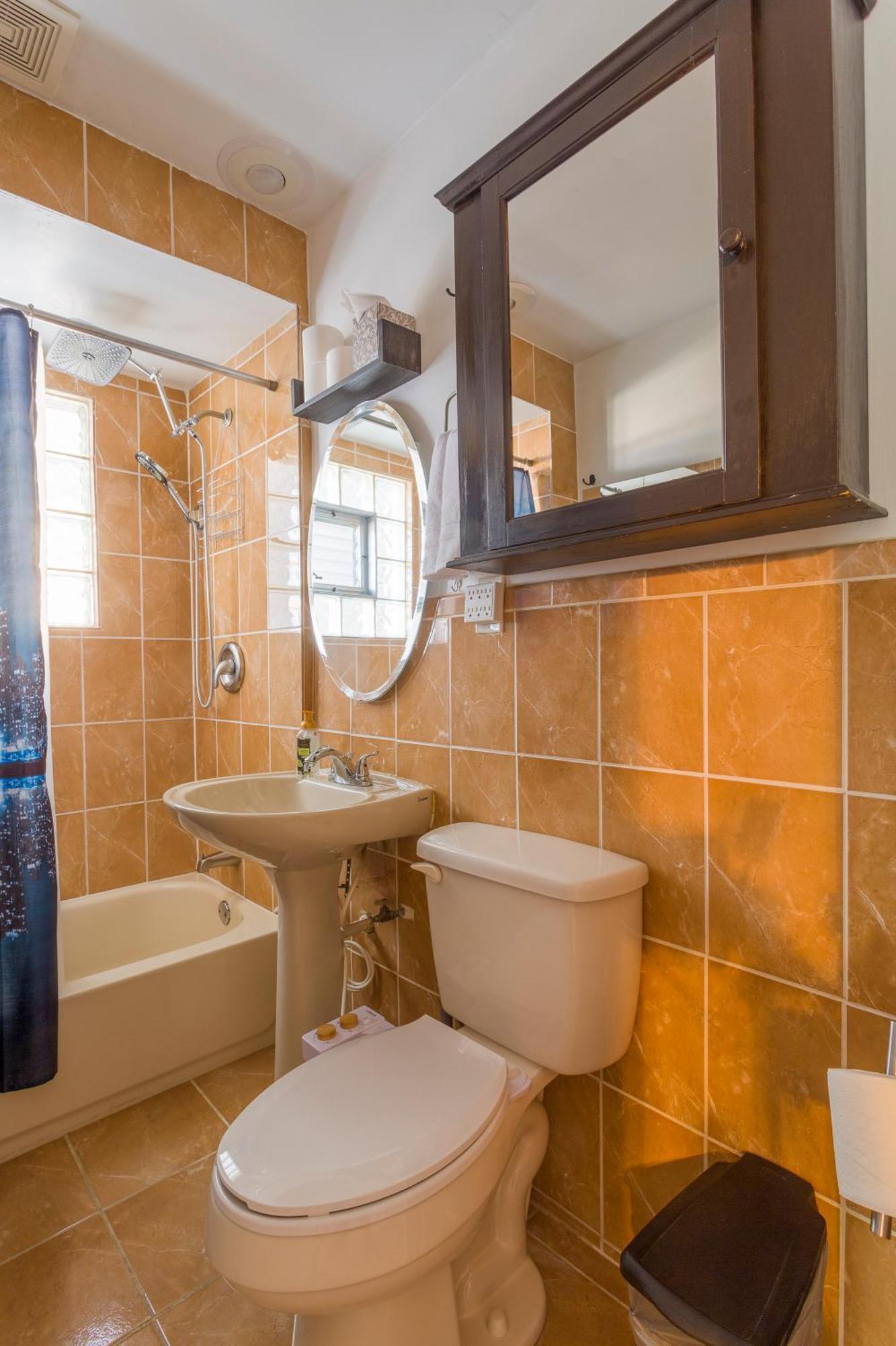 Hermosa House Apartment - Peaceful Quiet 3Br, Free Street Parking, Solar Powered, By Logan Square