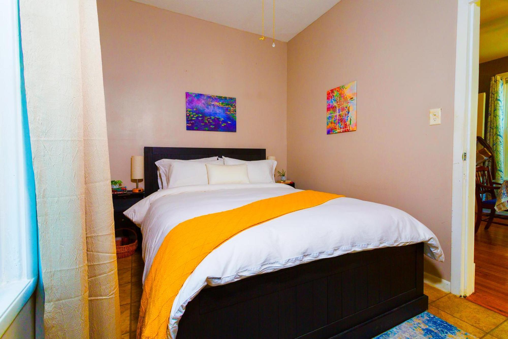 Hermosa House Apartment - Peaceful Quiet 3Br, Free Street Parking, Solar Powered, By Logan Square Chicago